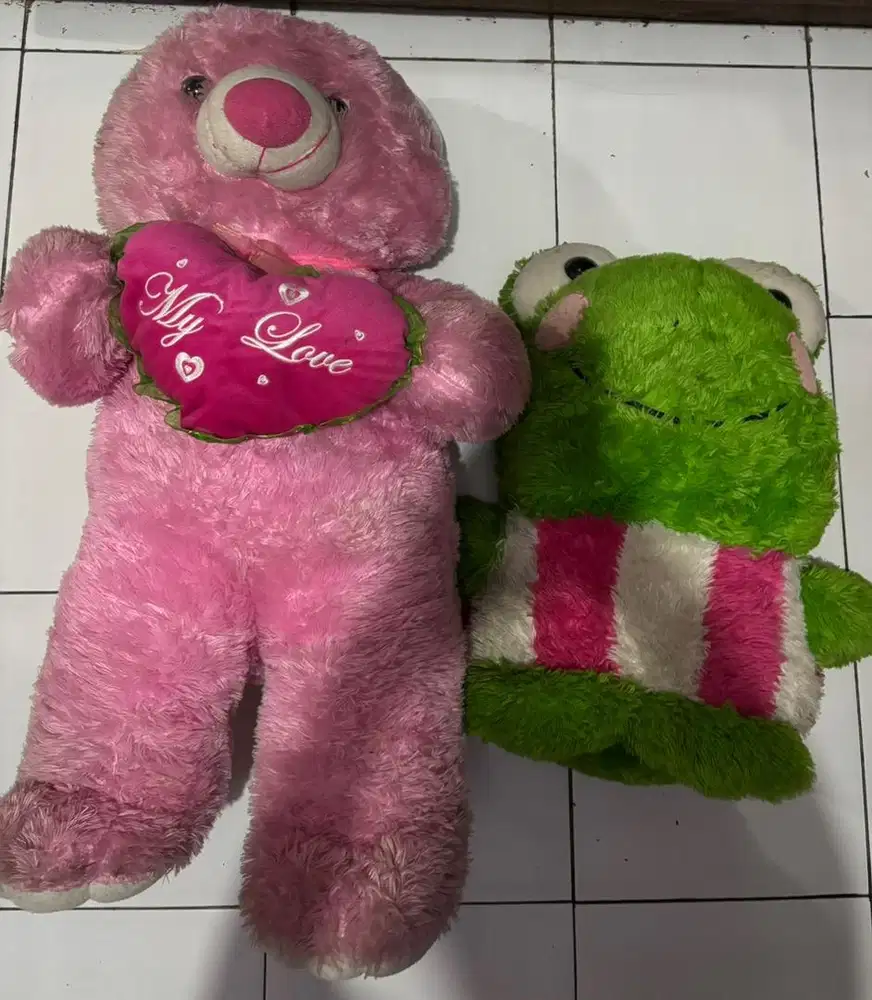 Boneka pink mainan anak