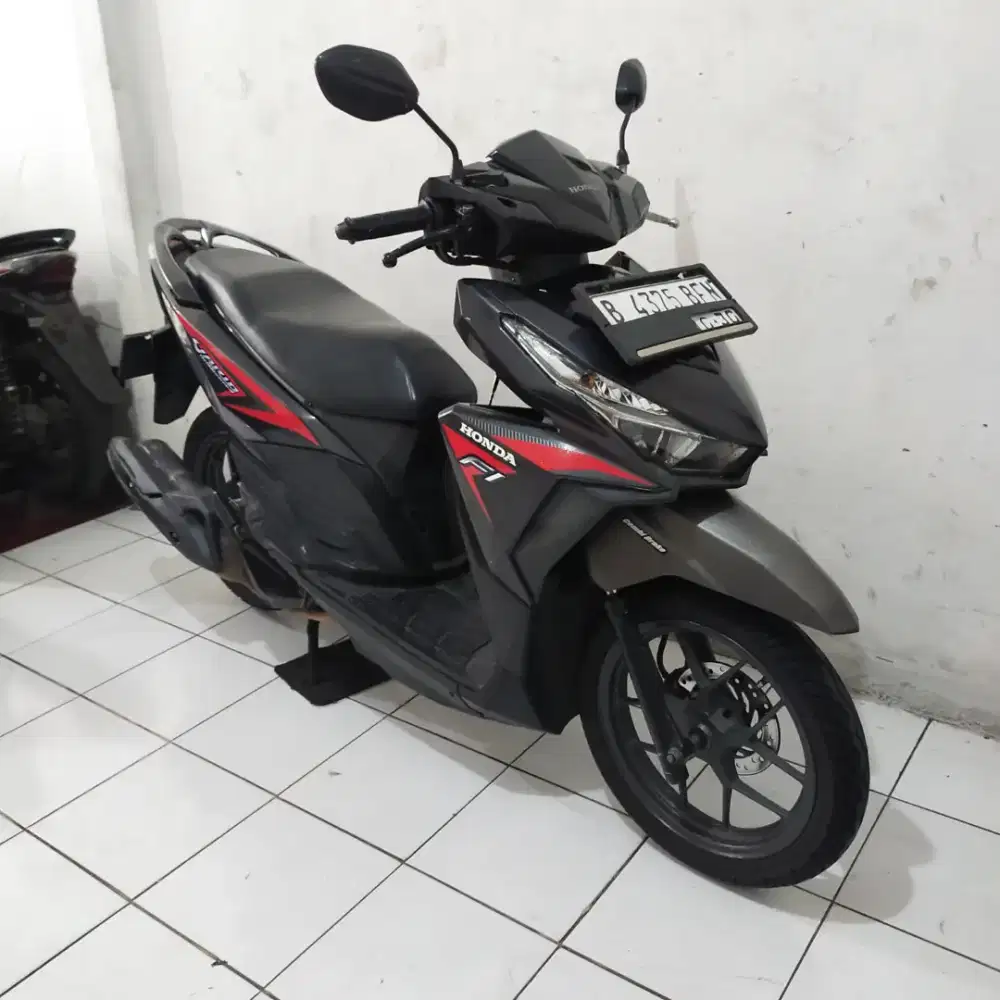Honda Vario 125 OLD 2015 Lengkap Bagus