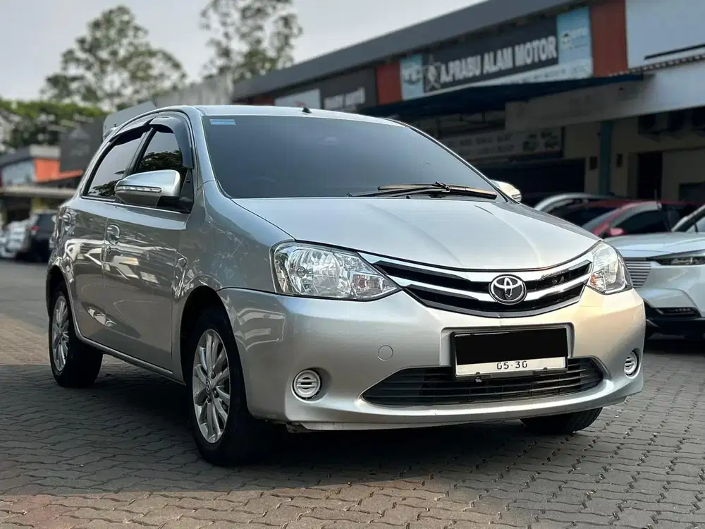 DP 40jt // 2015 TOYOTA ETIOS E MT
