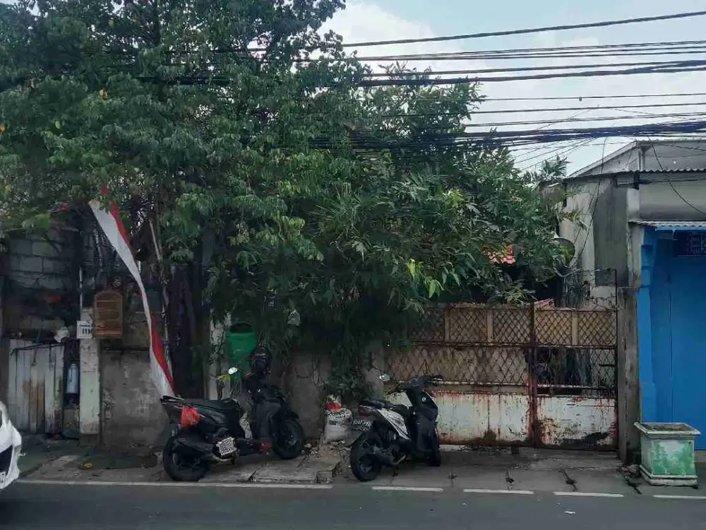 DIJUAL MURAH BAWAH NJOP RUMAH TUA DI KALIBARU TIMUR