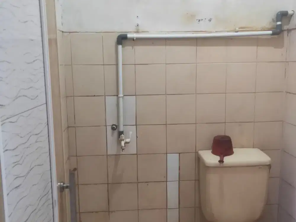 DISEWAKAN KEMBALI RUMAH TERAWAT HARGA TERMURAH DI DALAM KOMPLEK CIPAGANTI GRAHA CIWASTRA KOTA BANDUNG