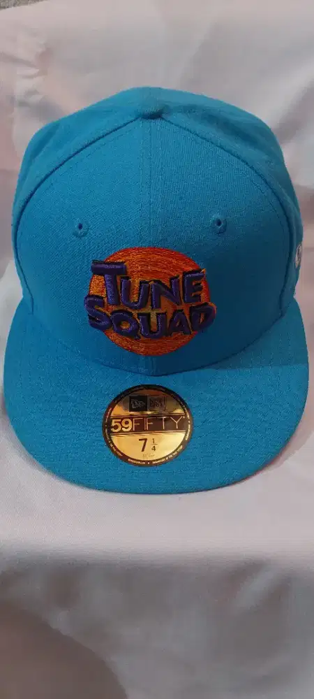 Topi New Era Looney Tunes Size 7 1/4