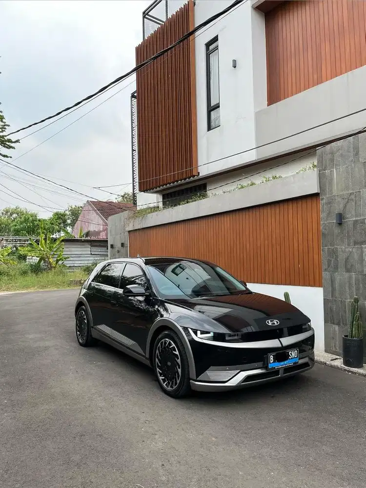 km 28 rb Hyundai ioniq 5 signature long range tgn pertama