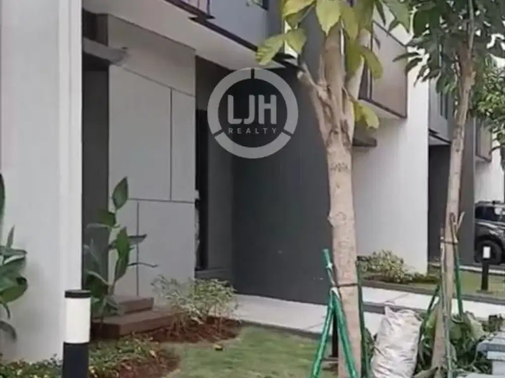 Rumah Dijual di Summarecon Crown Gading Cluster Regia Bekasi Jawa Barat