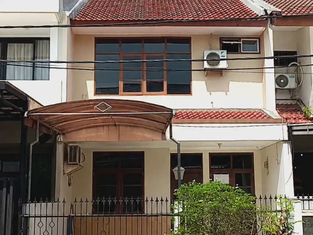 Rumah Nyaman 2 Lantai Full Renovasi di Gading Serpong
