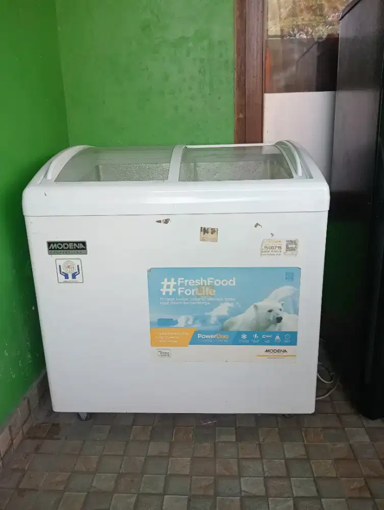 Freezer Sleding kaca Merk MODENA