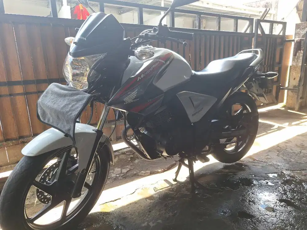 JUAL HONDA NEW MEGAPRO THN.2014 KM.RENDAH (20.000 an)