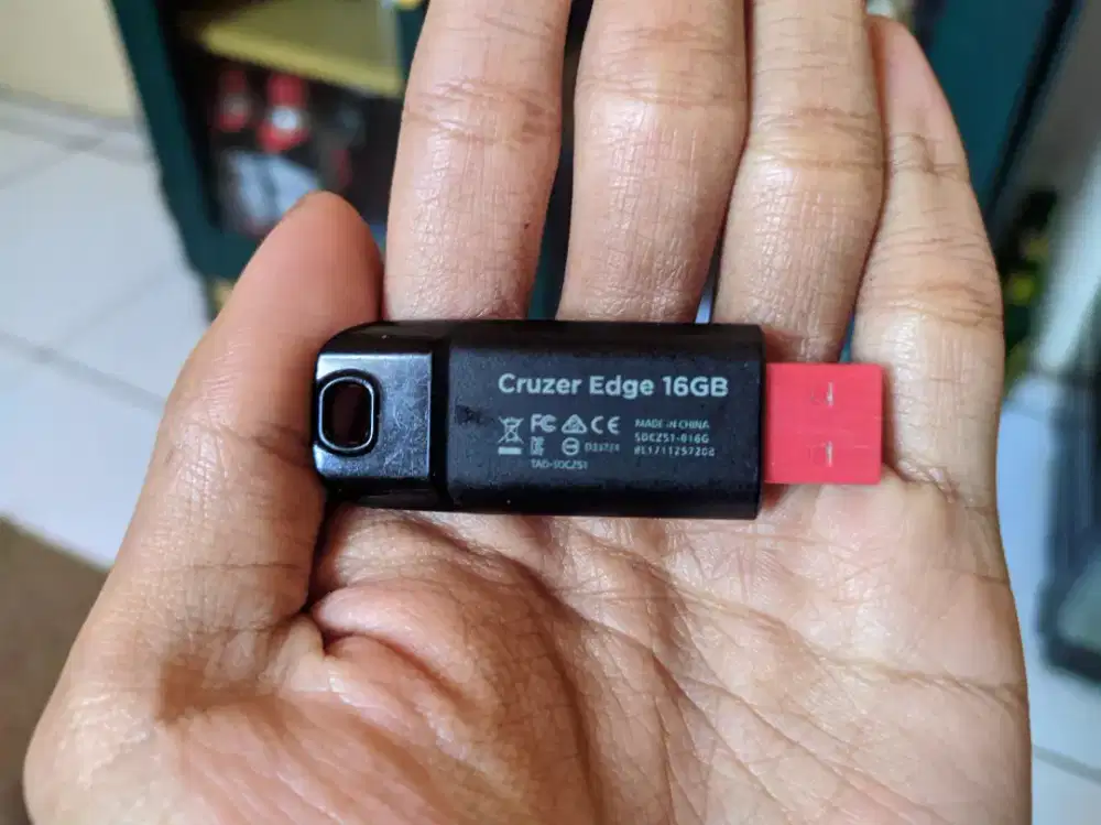 Flashdisk Sandisk Cruzer Edge 16GB