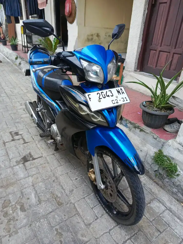Jupiter Z robot 2010 lengkap mulus