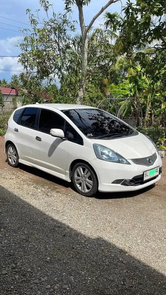 HONDA JAZZ RS 2010
