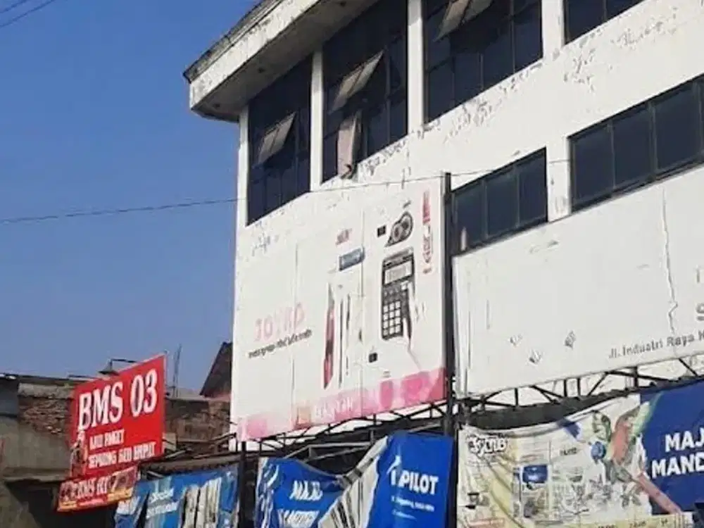 Dijual Ruko 9 Pintu dan Kos-kosan 80 Kamar dekat dengan SGC