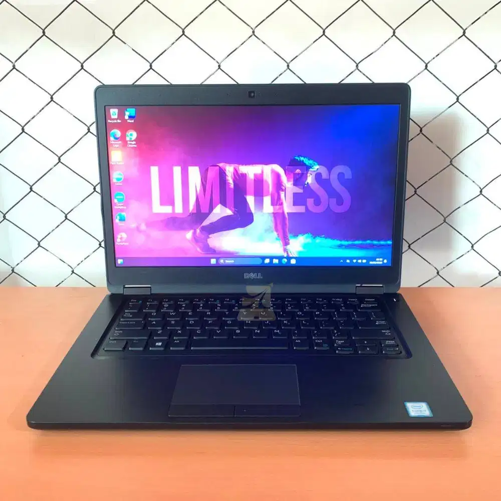 Dell Latitude 5480 / i7-7820HQ / RAM 8GB / SSD 256GB / Intel HD 630 /