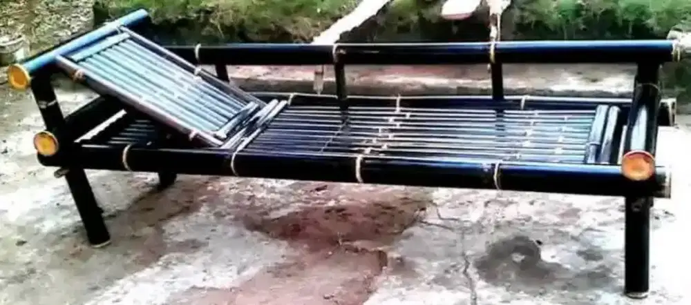 Lincak santai dari bambu wulung pilihan