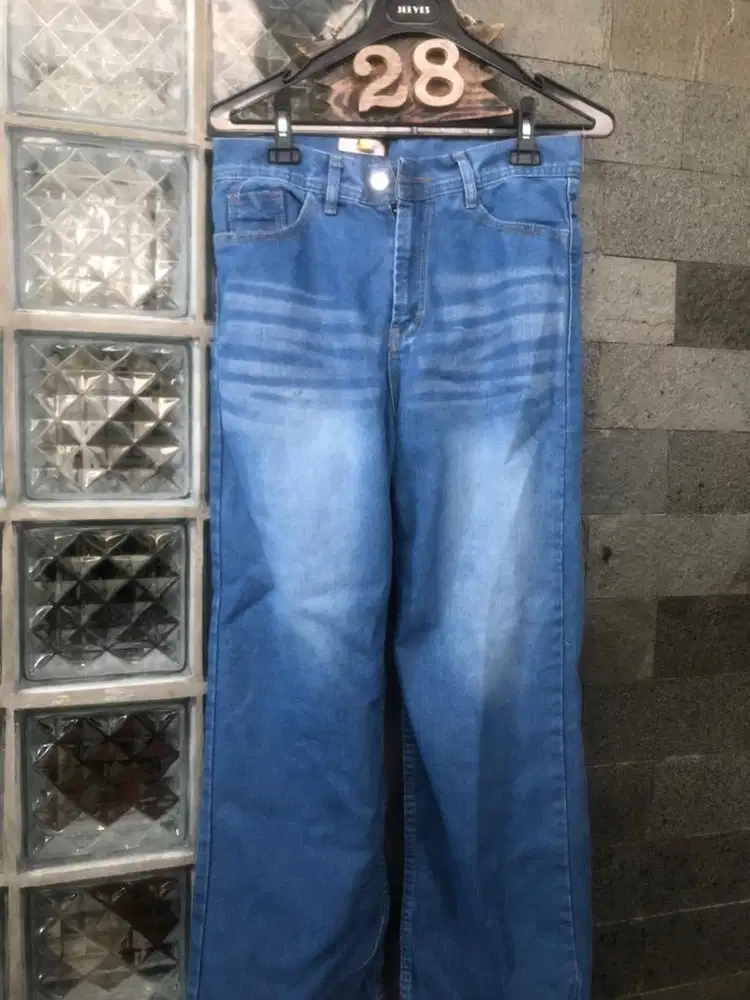 Celana jeans masih baru