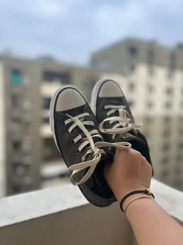 Sepatu bekas masih oke