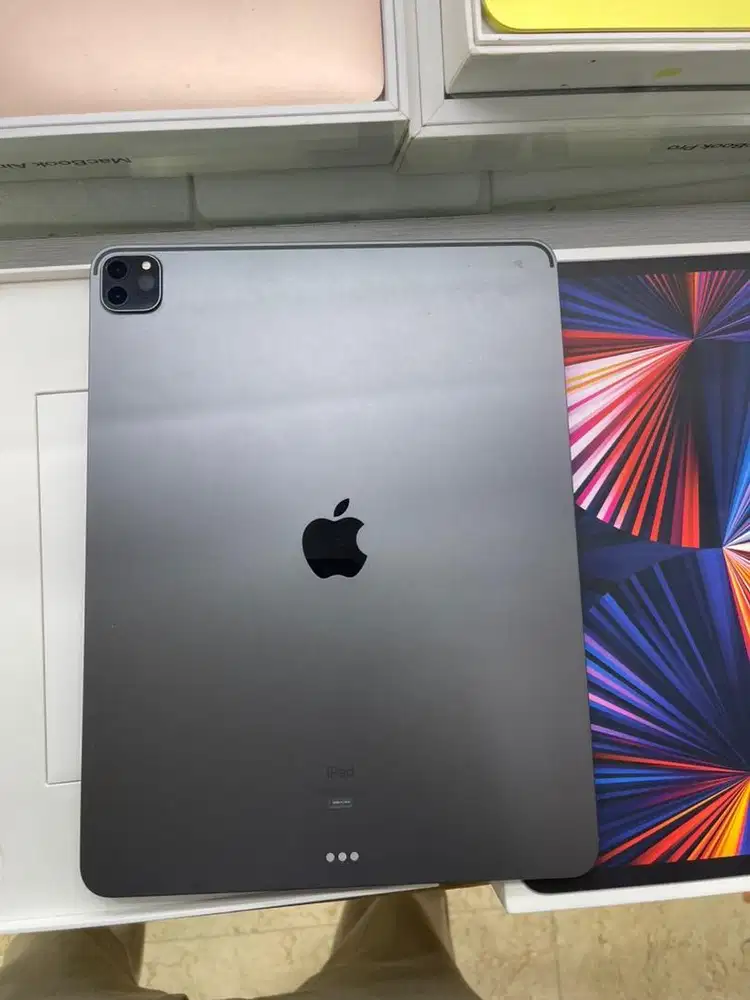 IPAD PRO M1 (2021) 12.9 256GB wifi Minus ( di deskripsi
