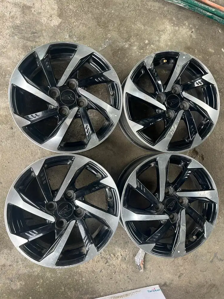 Velg Pelak Sigra Original 2024