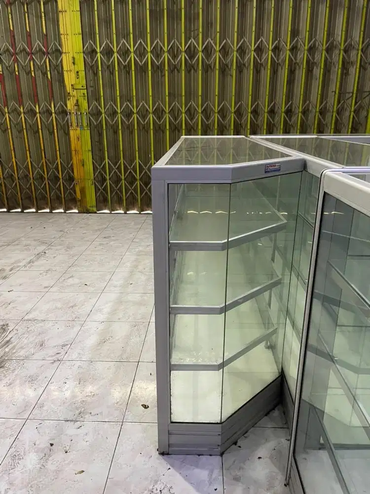 Etalase Kaca Aluminium Bekas 7 Unit - Rak Display Toko