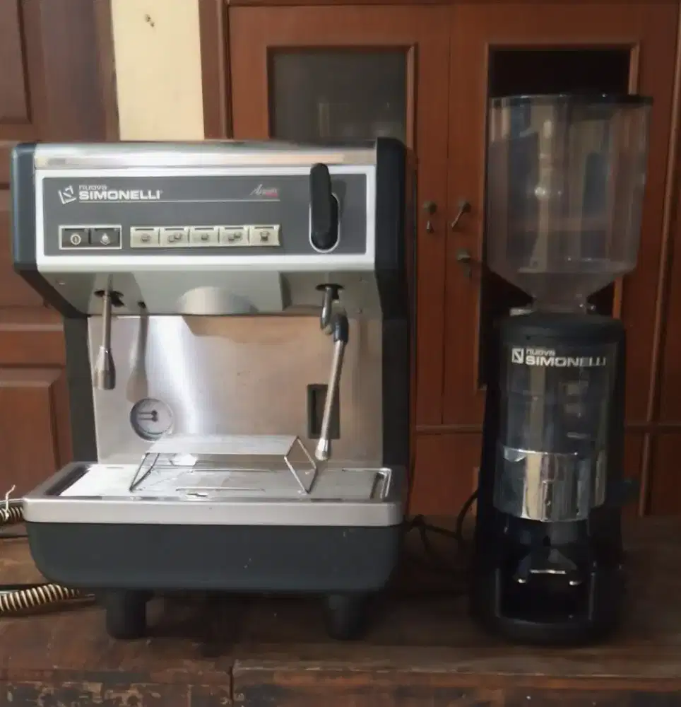 Dijual : Mesin Kopi Nuova Simonelli Appia + Grinder Nuova Simonelli