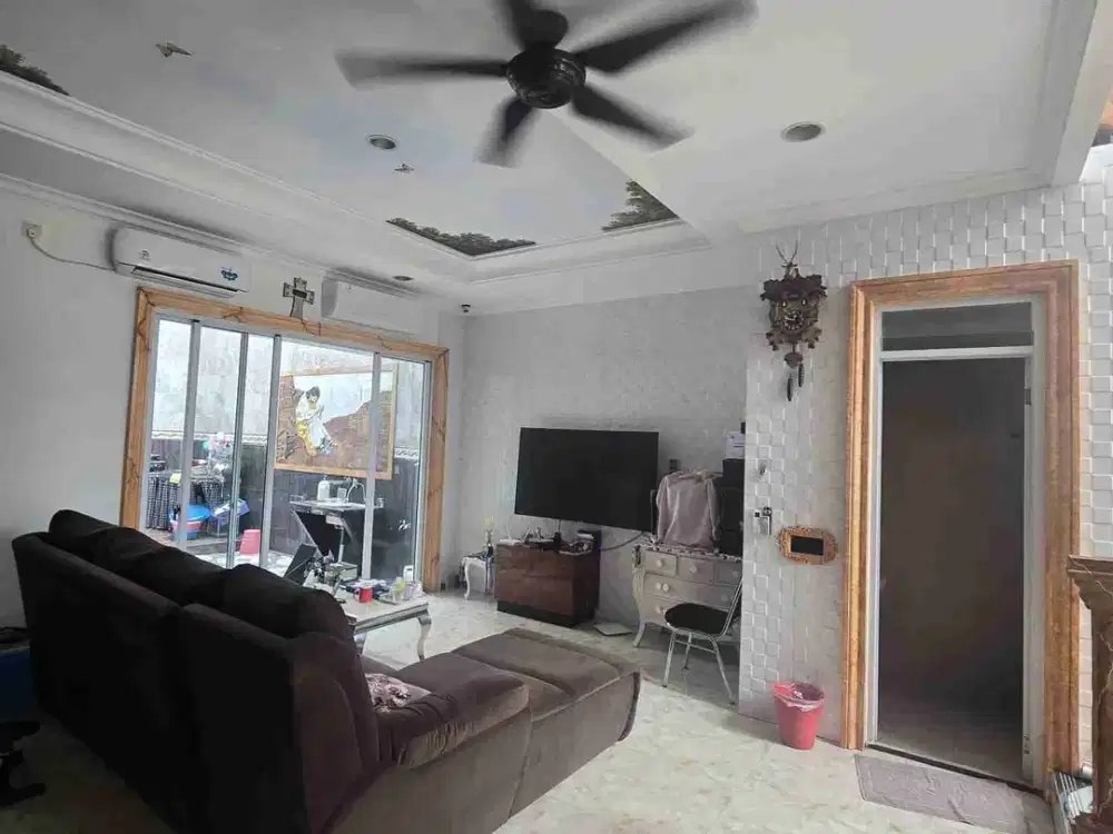 Rumah 3 Lantai Cluster Sheffield Greenwich Park