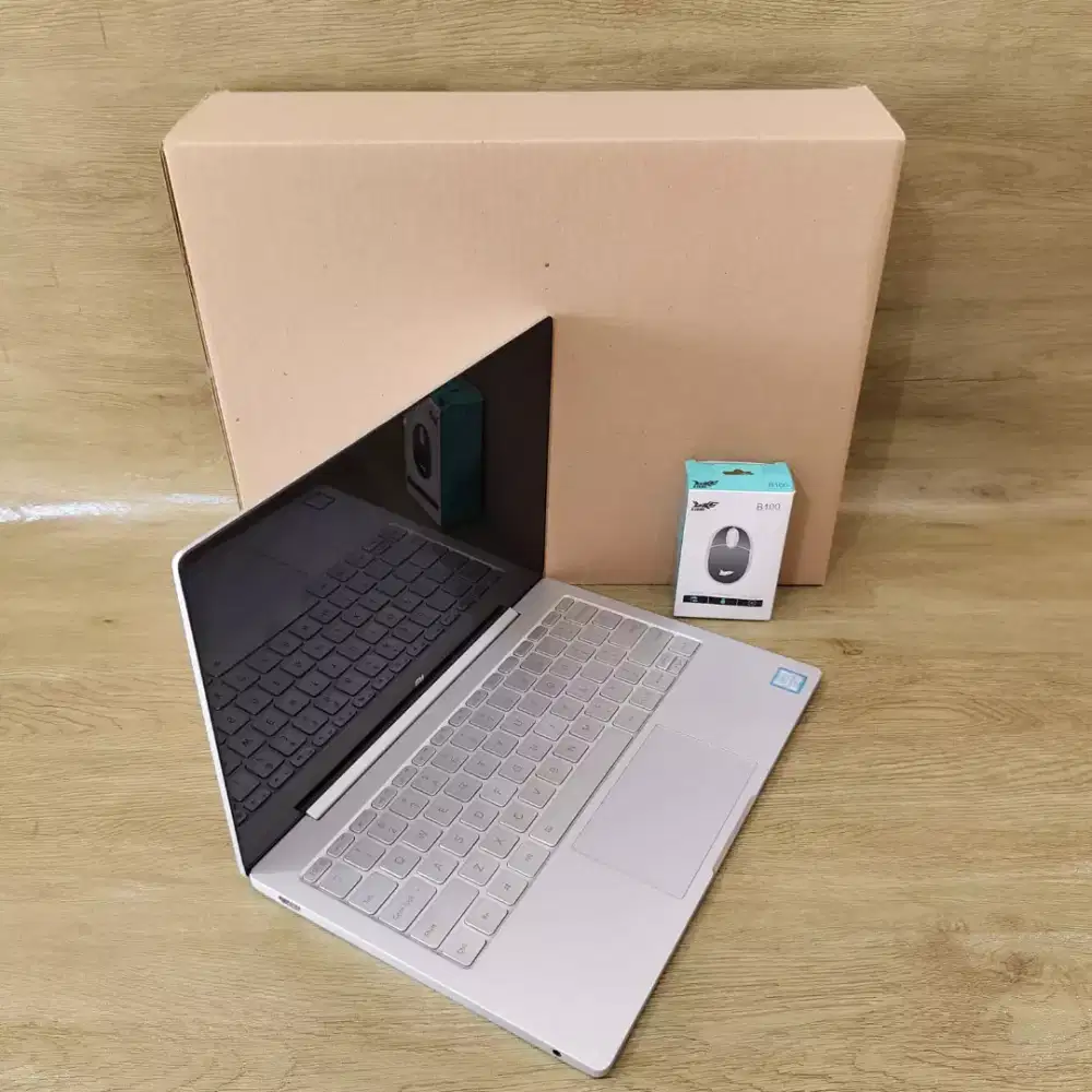 LAPTOP REDMI MI AIR SLIM CORE M3 GEN 8 bonus Mouse Baru Siap pakai [Bi