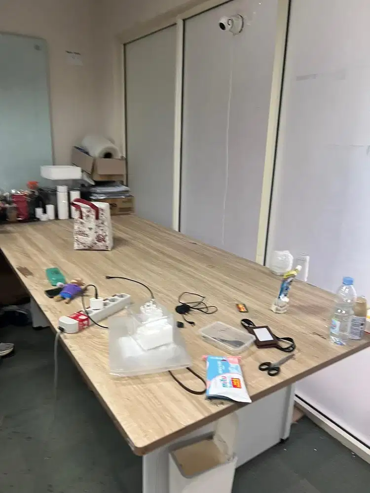 Meja kantor informa