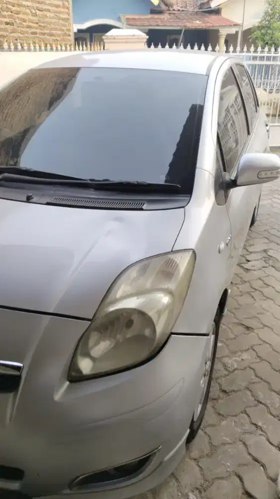 JUAL CEPAT! Yaris 2009 Manual Silver