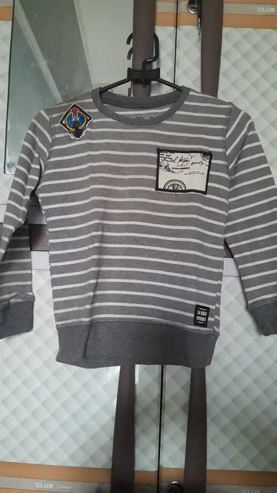 baju switer anak cowok bisa jga di pakek cewek