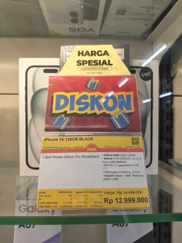 IP 15 128 HITAM