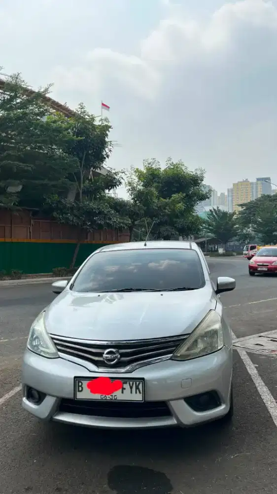 Bismillah, jual nissan grandlivina 1.5 matic 2014 pajak Juni 2026