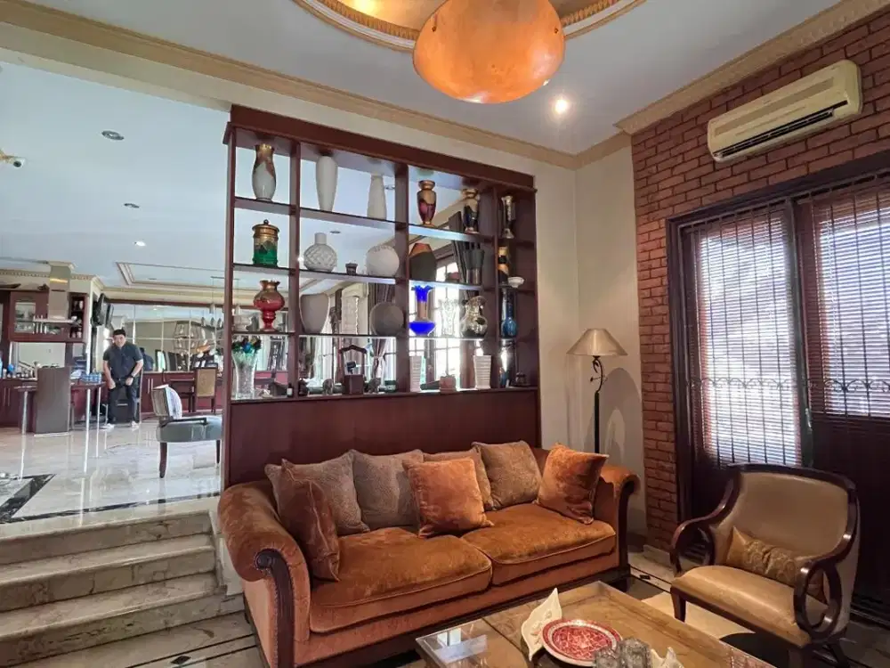 Dijual Rumah Mewah di Jalan Pemata Hijau Kebayoran Lama Jakarta Selatan