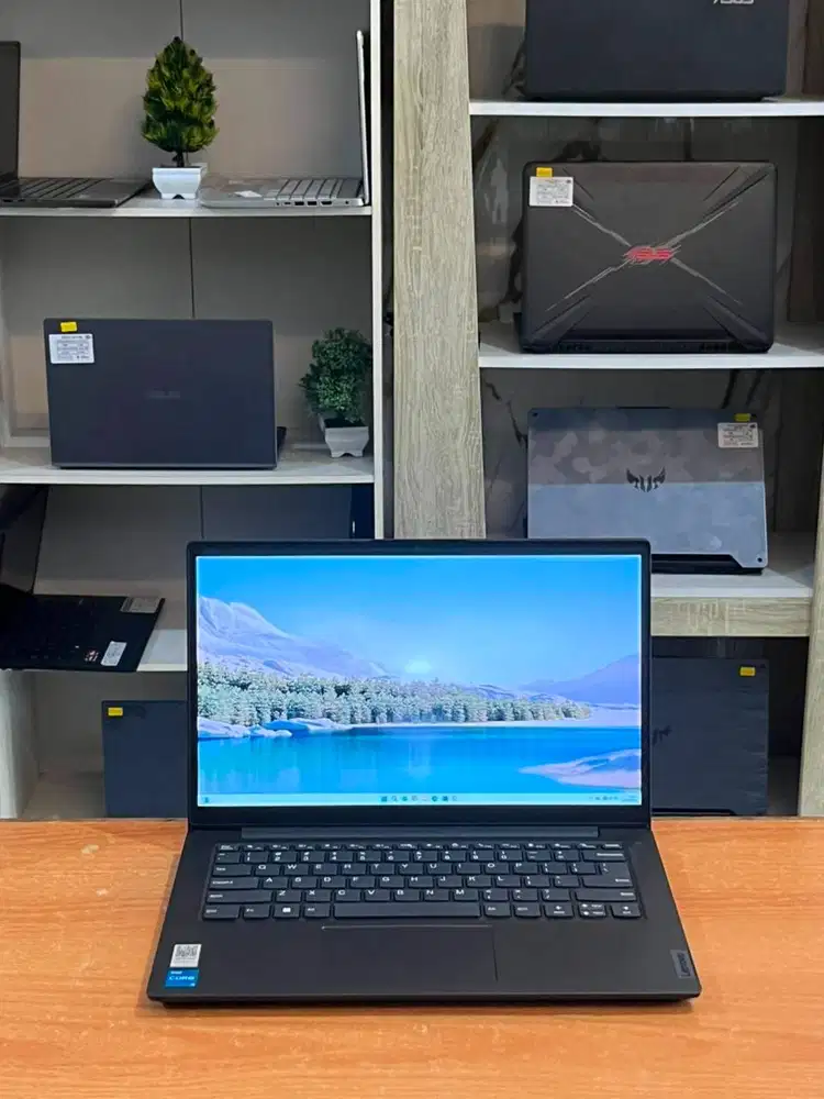 LENOVO V14 G3IAP INTEL CORE I3-1215U RAM 8GB SSD 256 LIKE NEW GARANSI