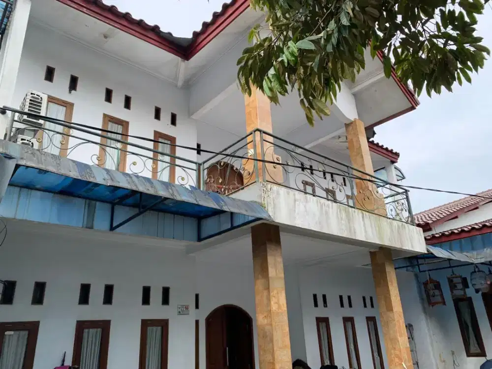 Dijual Rumah Induk Lokasi strategis