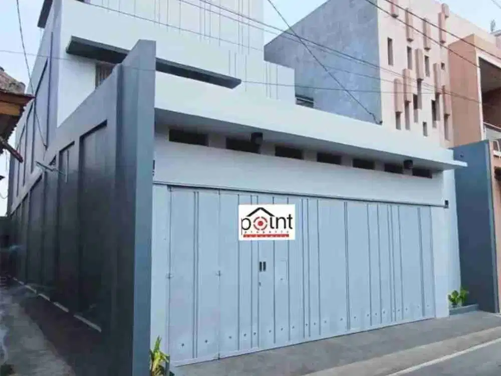 Rumah Mewah Baru 3 LT Tengah Kota Solo