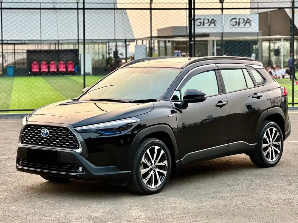 COROLLA CROSS HYBRID LOW KM