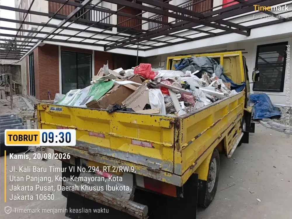Jasa buang puing dan urugan