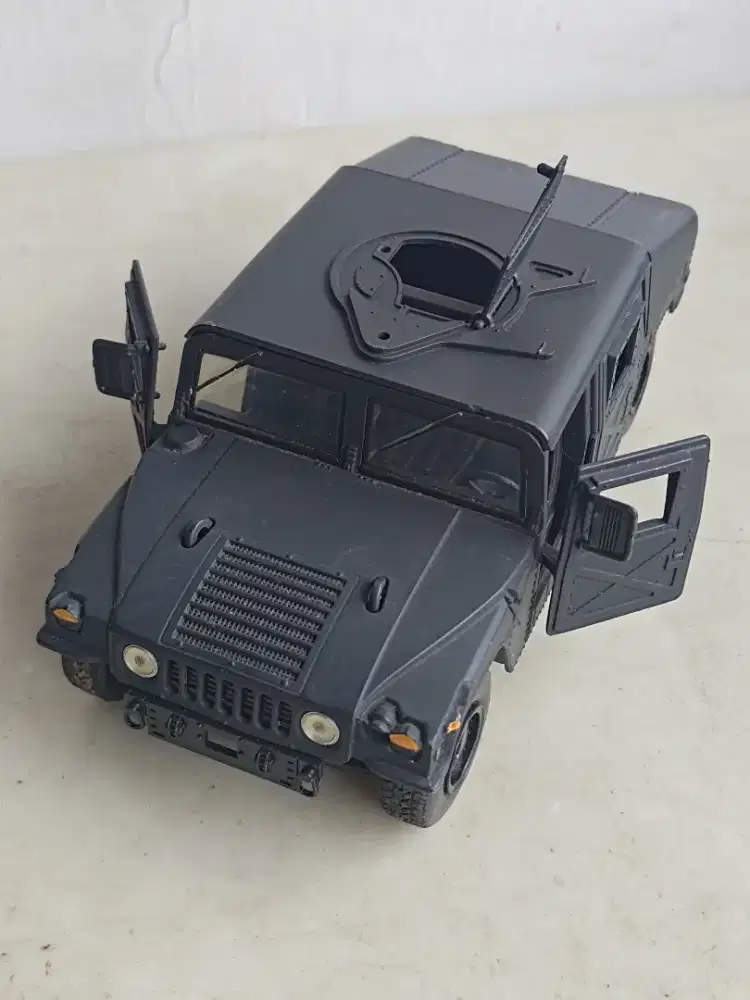 Humvee Motor Max Showcasts 2001 hitam Doff Skala 1:24 Loose Diecast