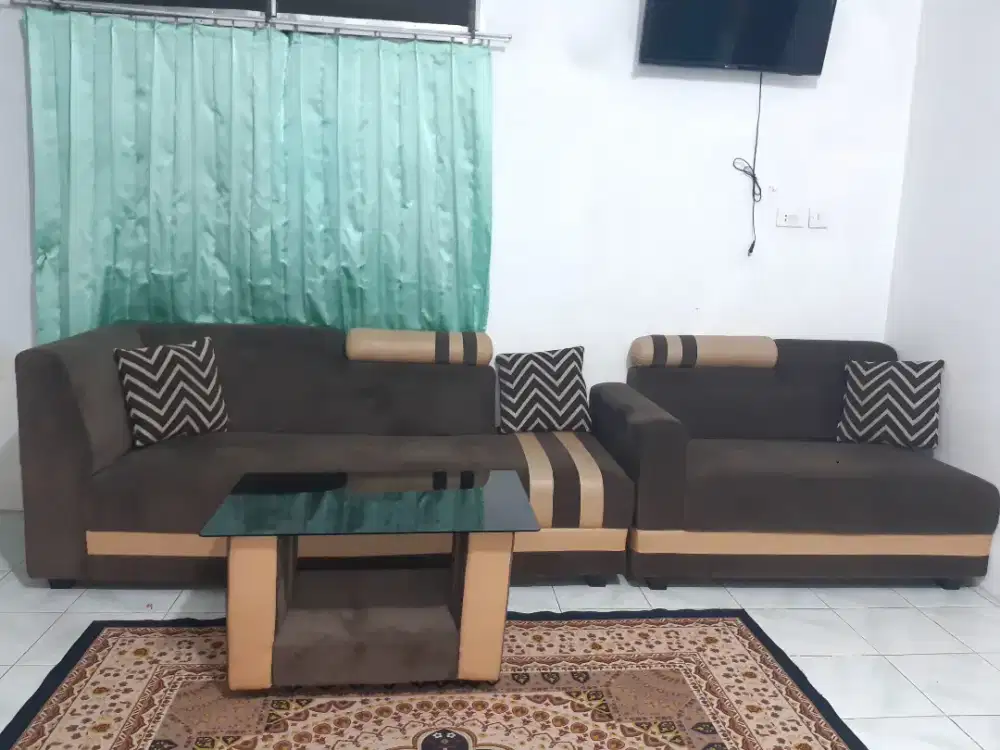 Sofa L dengan meja
