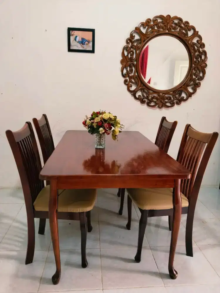 MEJA MAKAN JATI 4 KURSI JATI 7 BULAN PAKAI