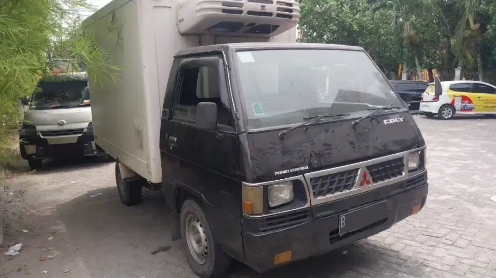 Dijual Mitsubishi L300 Box Frezer pendingin Tahun 2013
