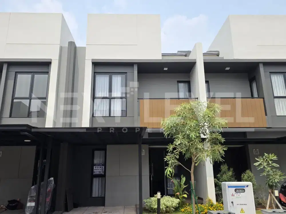 Rumah semi furnish 2 lantai siap pakai rapi di cluster Regia summarecon crown gading