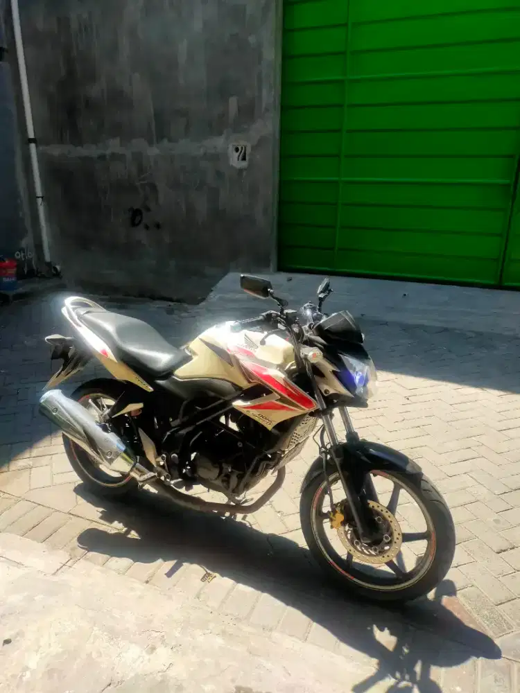 Jual motor Cb 150 R old K15