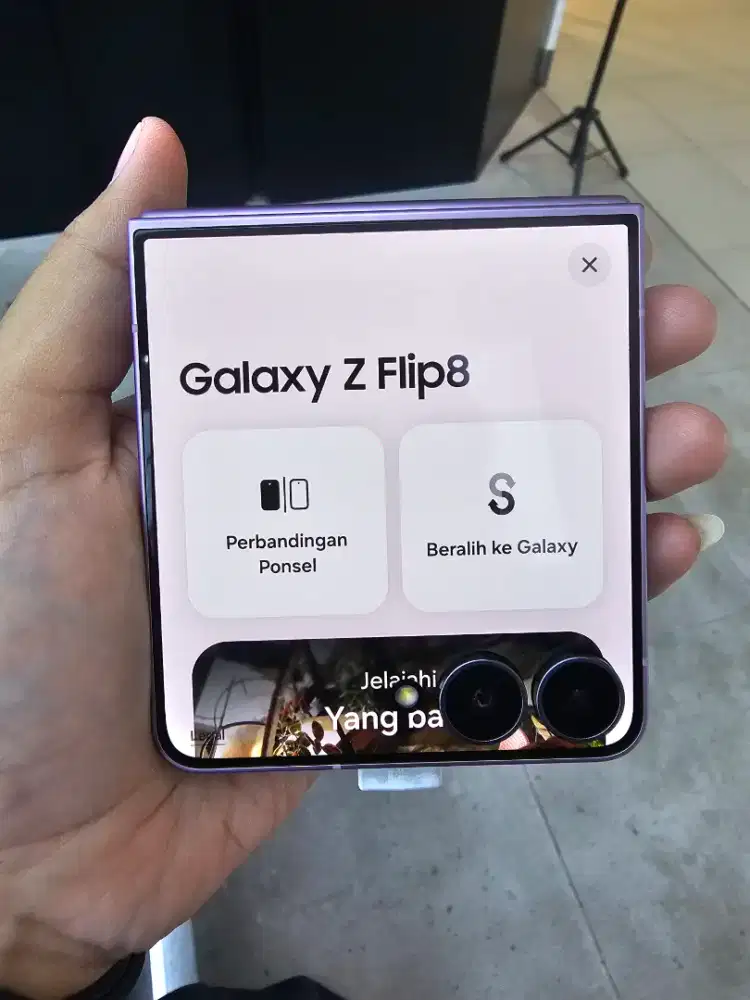 NEW SAMSUNG GALAXY Z FLIP8