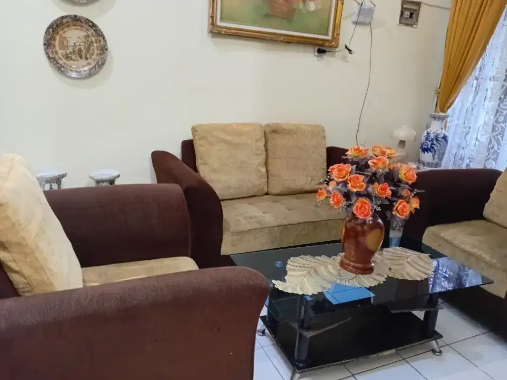 Kursi Sofa dan Meja