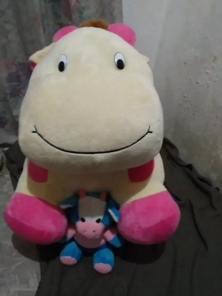 Boneka Sapi Besar