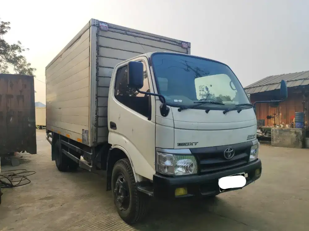 Dijual Toyota Dyna 130XT 6 Roda Box Power Stering Tahun 2012