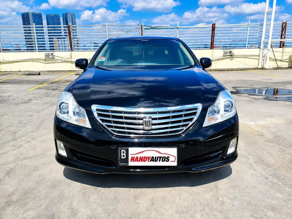 Toyota Crown 3.0 Royal Salon 2009 Automatic Hitam
