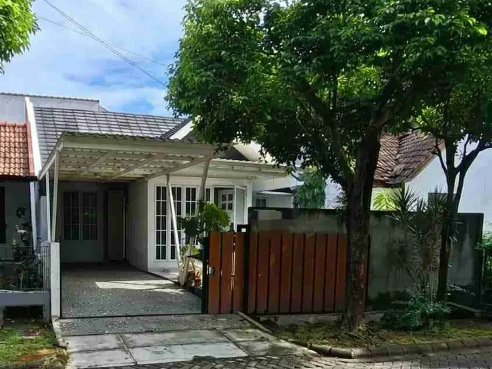 Rumah Kemang Pratama dijual segera