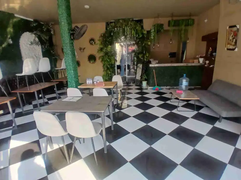 Disewakan Ruanh Usaha (Non-Furnished) Eks Cafe Di Rawa Lumbu. KOTA Bekasi