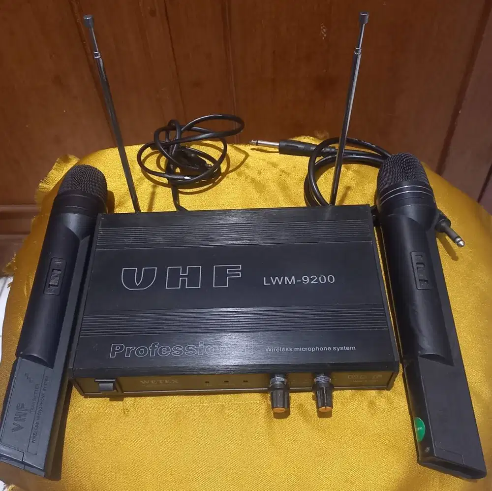 Wireless Microphone O8I3IO755OOO,VHF Type LWM92OO,Batere 9V,Normal,NET